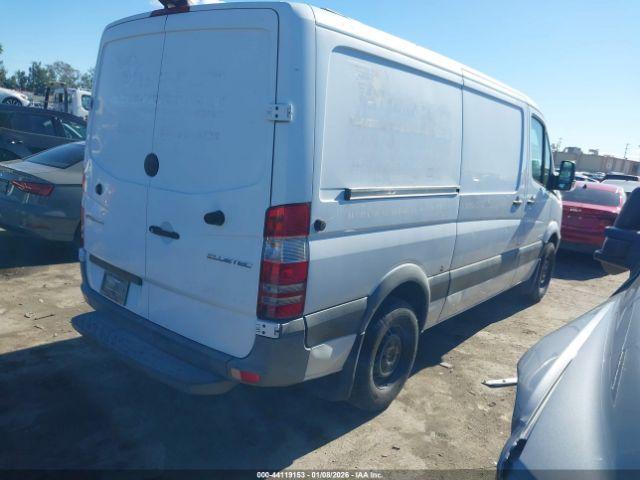 Mercedes-Benz Sprinter 2500 Normal Roof Image 5