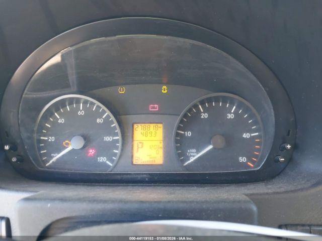 Mercedes-Benz Sprinter 2500 Normal Roof Image 11