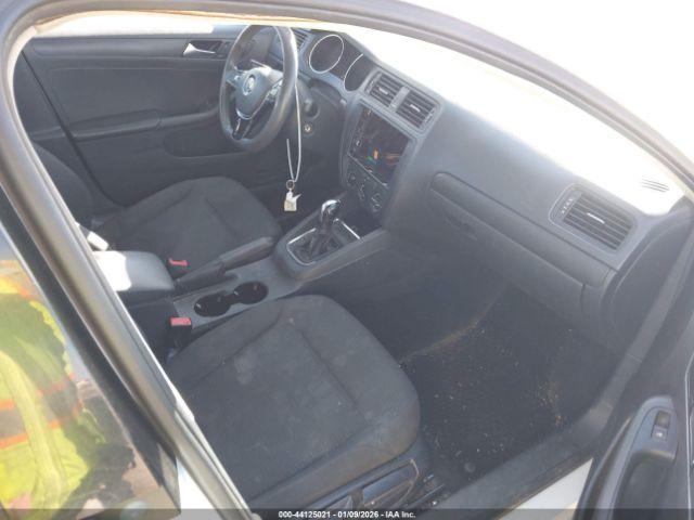 Volkswagen Jetta 2.0l S Image 2