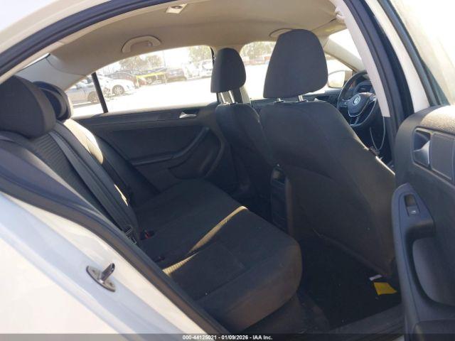 Volkswagen Jetta 2.0l S Image 9