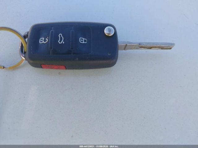 Volkswagen Jetta 2.0l S Image 8