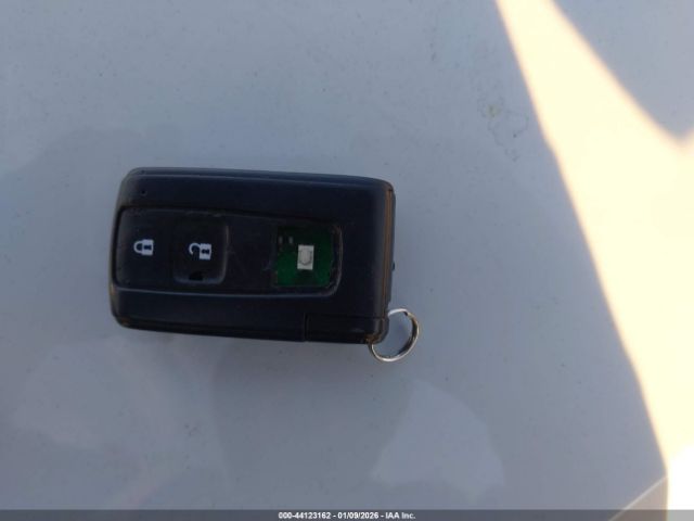 Toyota Prius Image 9