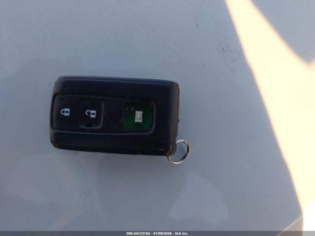 Toyota Prius Image 9