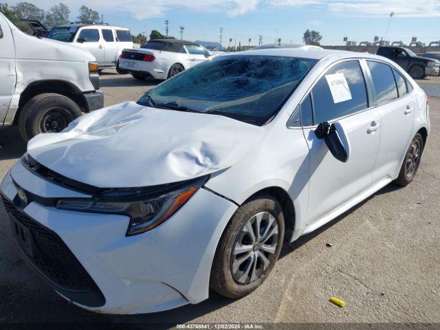 Toyota Corolla Hybrid Le Image 2