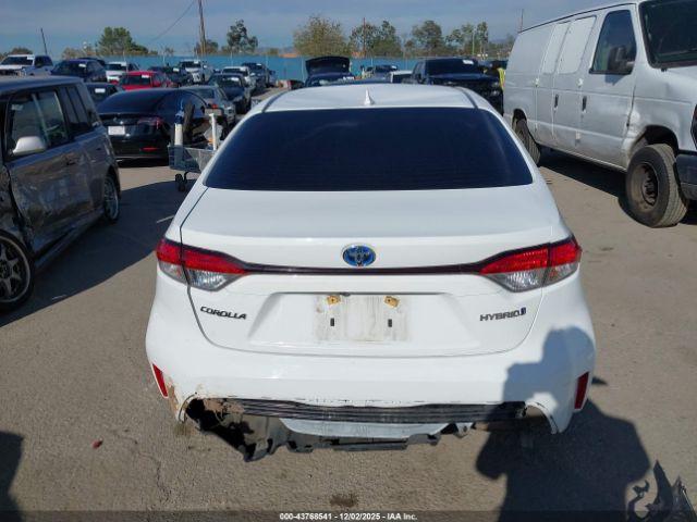 Toyota Corolla Hybrid Le Image 14