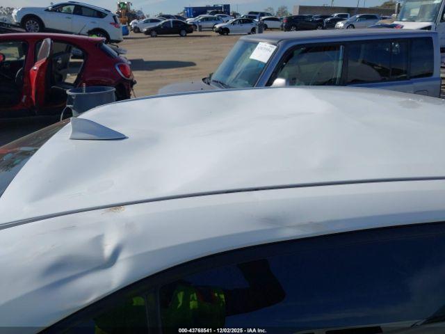 Toyota Corolla Hybrid Le Image 15