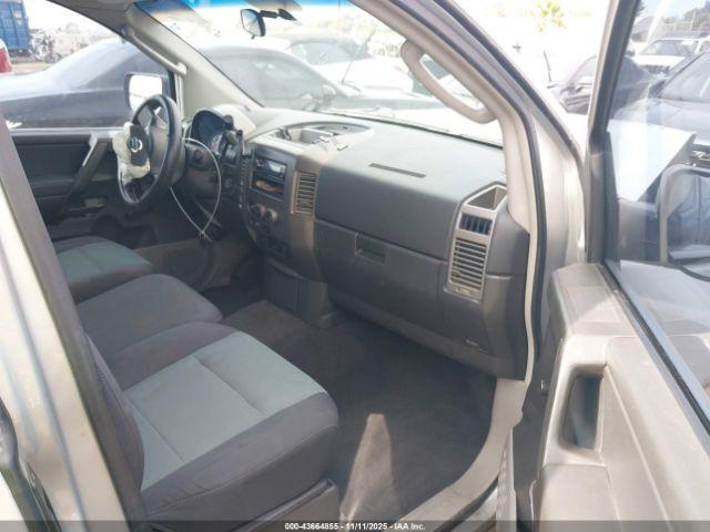 Nissan Titan Xe Image 16