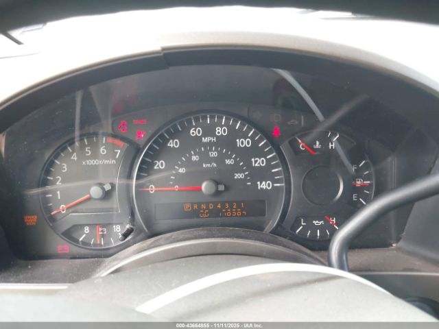 Nissan Titan Xe Image 10