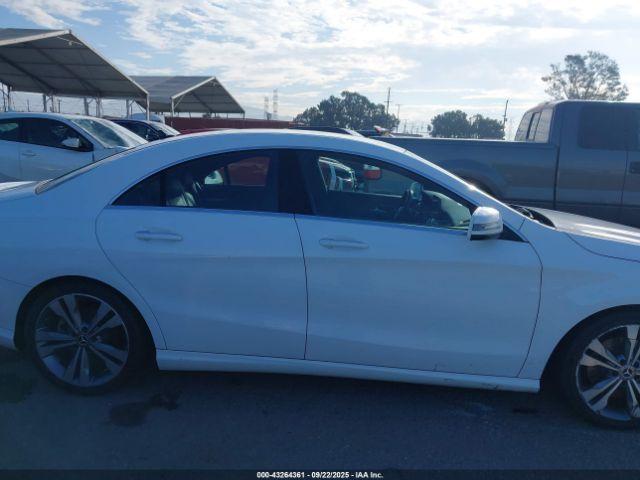 Mercedes-Benz Cla-class 4matic Image 4