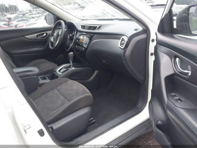 Nissan Rogue S Image 3