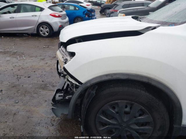 Nissan Rogue S Image 8