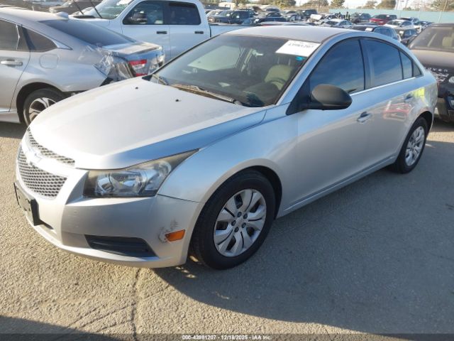 Chevrolet Cruze Ls Image 3