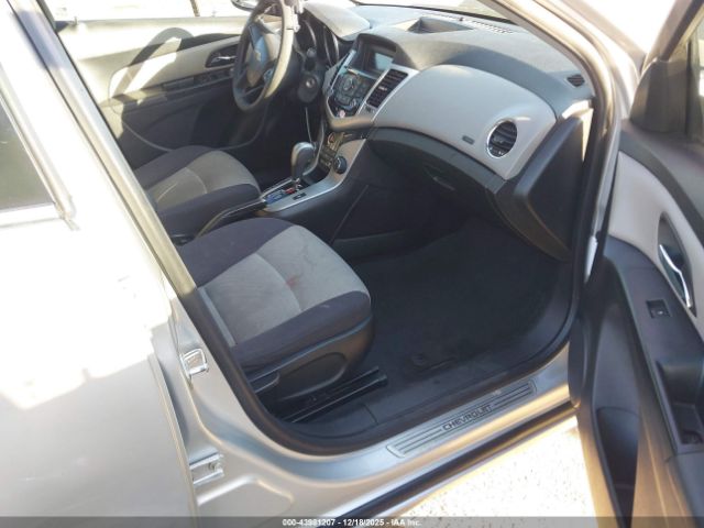 Chevrolet Cruze Ls Image 5