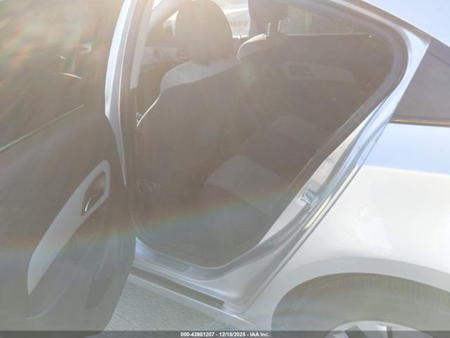 Chevrolet Cruze Ls Image 9