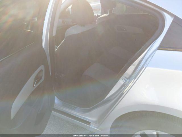 Chevrolet Cruze Ls Image 9