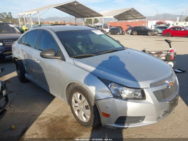 Chevrolet Cruze Ls Image 4