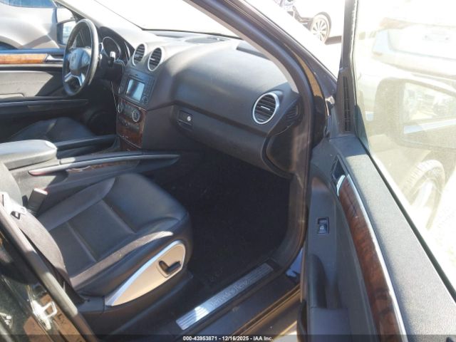 Mercedes-Benz M-Class 4matic Image 6