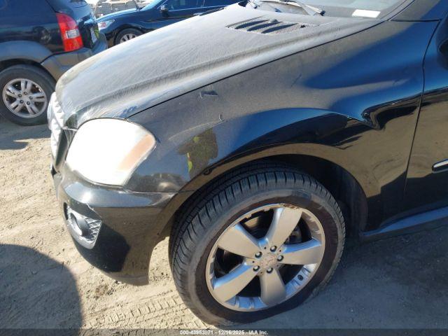 Mercedes-Benz M-Class 4matic Image 8