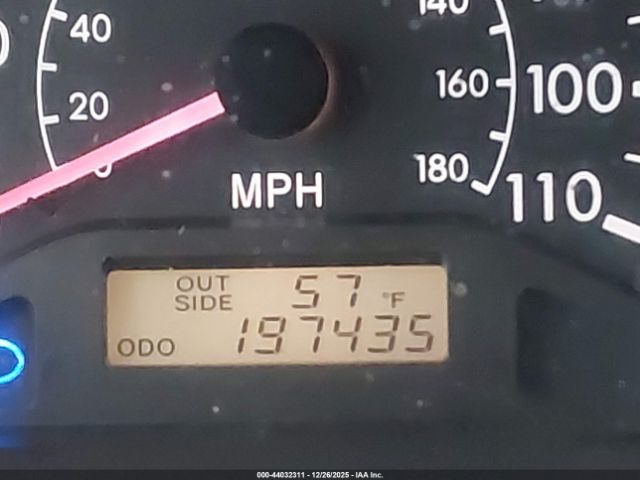 Toyota Corolla Ce Image 9