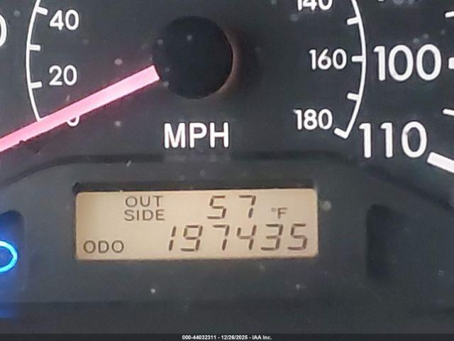 Toyota Corolla Ce Image 9