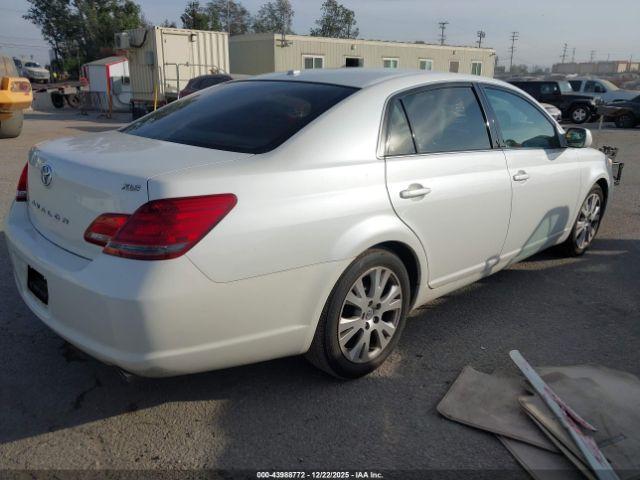 Toyota Avalon Xls Image 2