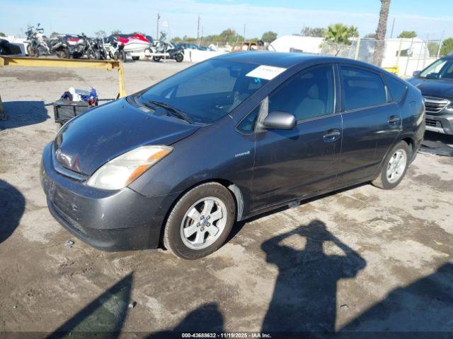 Toyota Prius Standard Image 3