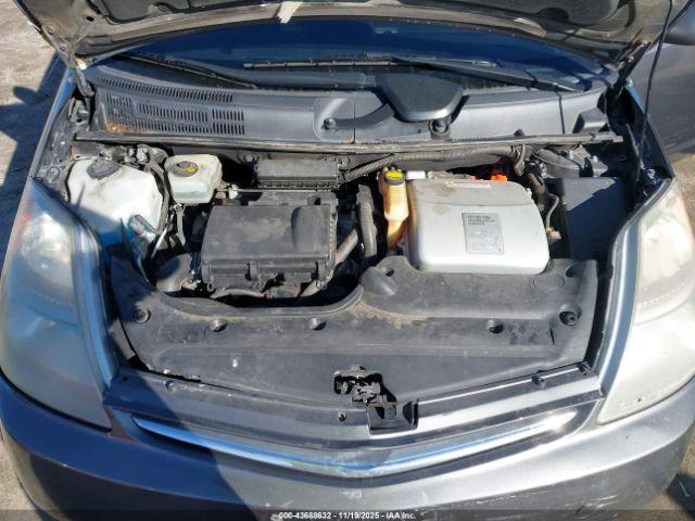 Toyota Prius Standard Image 9