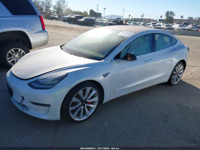 Tesla Model 3 Image 8