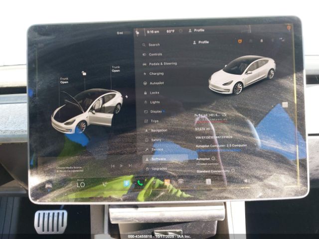 Tesla Model 3 Image 5