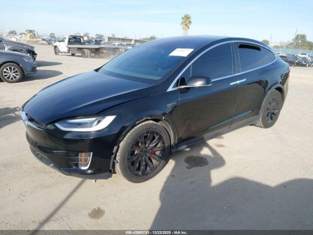 Tesla Model X Image 2