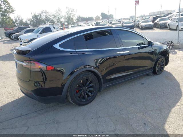 Tesla Model X Image 5