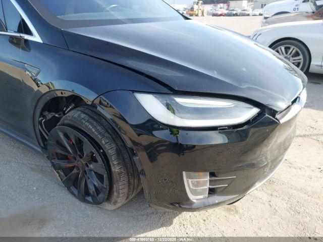 Tesla Model X Image 4