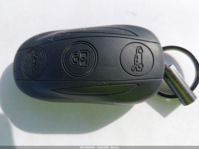 Tesla Model X Image 10