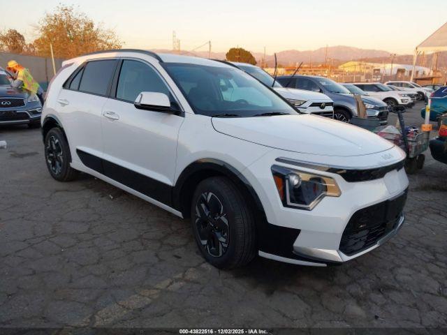  Salvage Kia Niro