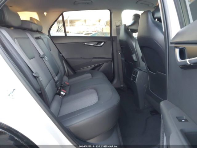 Kia Niro Wind Image 8