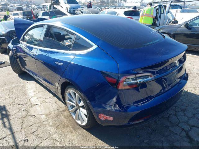 Tesla Model 3 Image 3