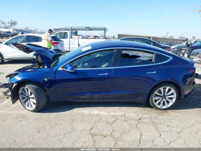 Tesla Model 3 Image 9